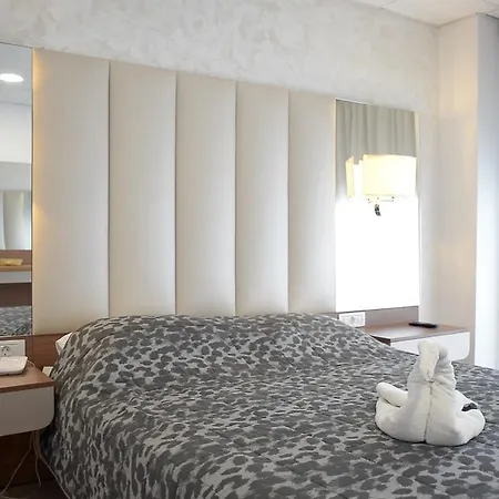 Nicolaus Club Prime Royal Bay Hotell 4*